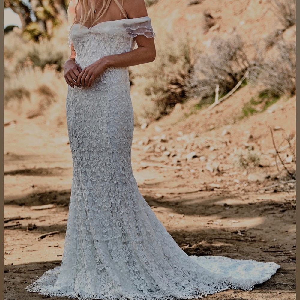 Daughters of Simone Lennon Wedding Dress brand new